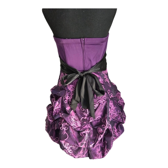Le Chateau Strapless Purple and Black Dress With Ribbins And Sequins Size Med - Picture 4 of 7